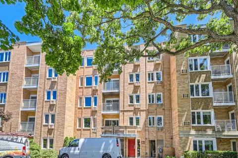 1333 Maple Ave #4B, Evanston, IL 60201