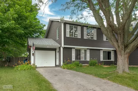 1162 Brockton Ct, Aurora, IL 60504