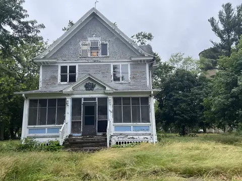 111 S Crossley St, Melvin, IL 60952