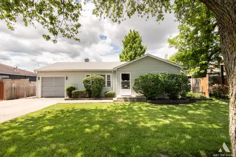 7736 Luna Ave, Burbank, IL 60459