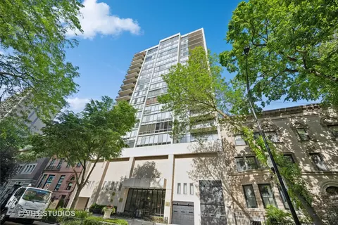 1516 N State Pkwy #11D, Chicago, IL 60610