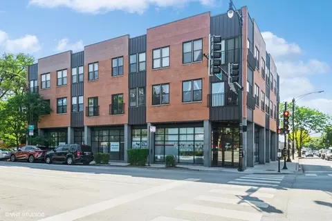 7554 N California Ave #203, Chicago, IL 60645