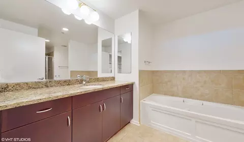 Bath - 65 E Monroe St #4422, Chicago, IL 60603 photo 2 of 3