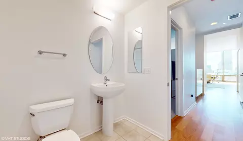 Bath - 65 E Monroe St #4422, Chicago, IL 60603 photo 1 of 3