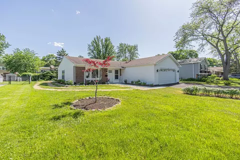 215 E Farmgate Ln, Palatine, IL 60067