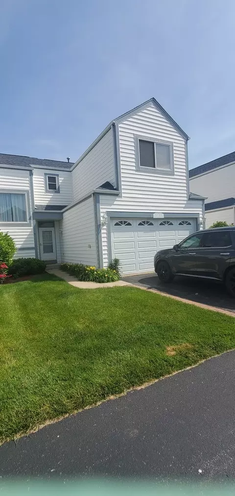 1718 Waters Edge Dr, Minooka, IL 60447