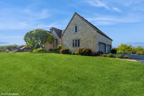 1615 Anthony Ln, Mchenry, IL 60051 photo 2