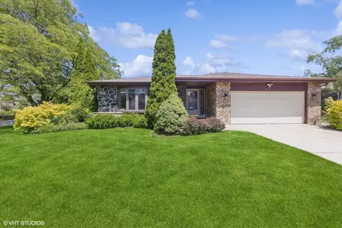 622 79th St, Darien, IL 60561