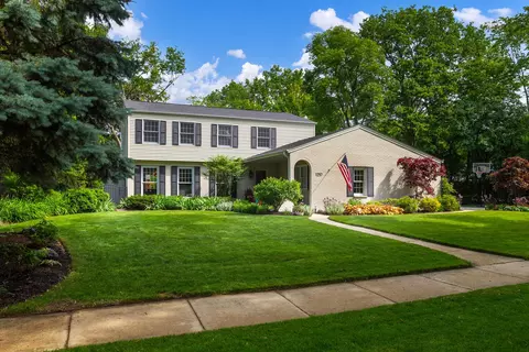 1217 Cheshire Ave, Naperville, IL 60540