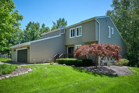 3601 W Yorkshire Dr, Mchenry, IL 60050