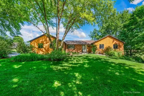 2970 Mallard Pt, Island Lake, IL 60042