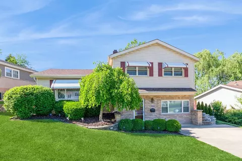 9044 Beechnut Rd, Hickory Hills, IL 60457