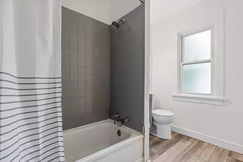Bath - 396 N Harrison Ave, Kankakee, IL 60901 photo 2 of 2