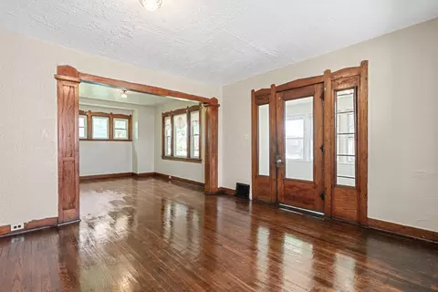 Living - 396 N Harrison Ave, Kankakee, IL 60901 photo 2 of 4