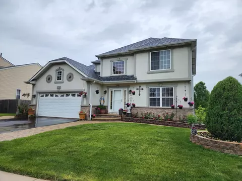 2732 W Lucia Ave, Waukegan, IL 60085