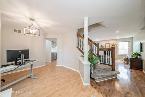 5464 Ridge Xing, Hanover Park, IL 60133