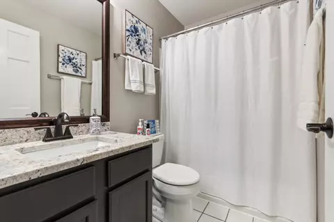 Bath - 1753 Delta Dr, Aurora, IL 60503 photo 3 of 3