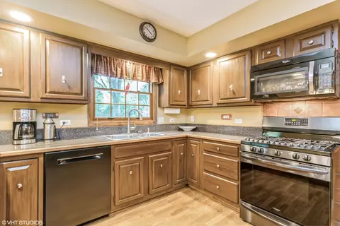 Kitchen - 232 Aberdeen Rd, Cary, IL 60013 photo 1 of 2
