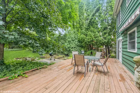 Exterior - 232 Aberdeen Rd, Cary, IL 60013 photo 3 of 4