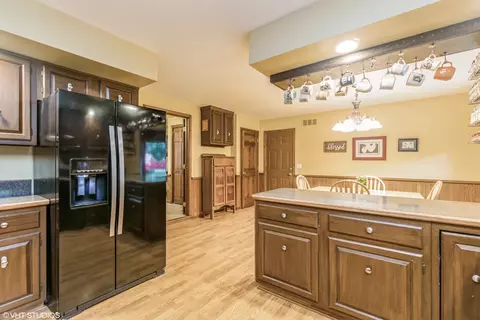Kitchen - 232 Aberdeen Rd, Cary, IL 60013 photo 2 of 2