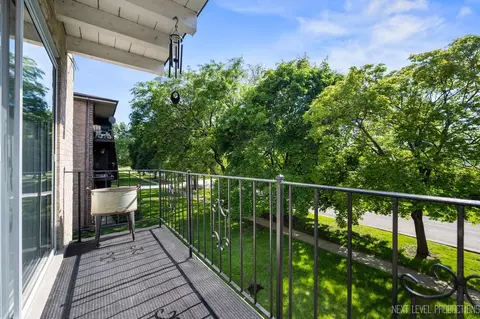 Exterior - 8009 Beloit Ave #2B, Bridgeview, IL 60455 photo 2 of 3