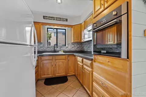Kitchen - 8009 Beloit Ave #2B, Bridgeview, IL 60455 photo 1 of 1