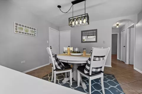 Dining - 8009 Beloit Ave #2B, Bridgeview, IL 60455 photo 1 of 2