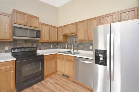 Kitchen - 421 Park Creek Ct, Normal, IL 61761 photo 3 of 3