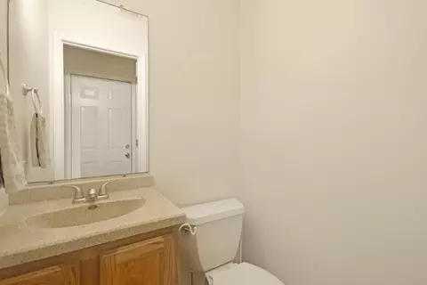 Bath - 421 Park Creek Ct, Normal, IL 61761 photo 2 of 2