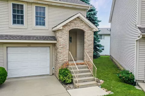 421 Park Creek Ct, Normal, IL 61761