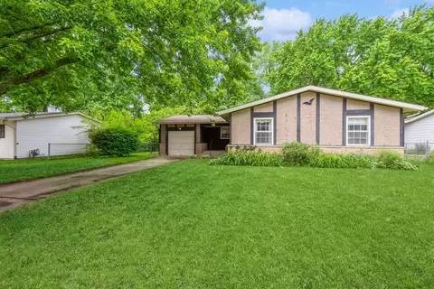 4514 Sussex Dr, Mchenry, IL 60050