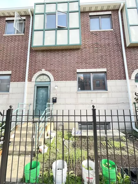 2041 W 35th St, Chicago, IL 60609