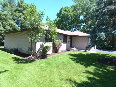 Exterior - 514 E Jackson St, Belvidere, IL 61008 photo 1 of 6