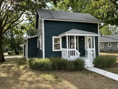169 Washington St, Oswego, IL 60543