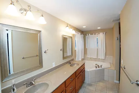 2947 Wolf Creek Ln, Normal, IL 61761 photo 38