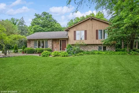 4 N591 Fenimore Ln, Elburn, IL 60119