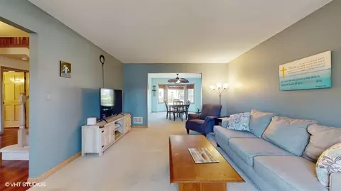 Living - 545 Abbey Rd, Bartlett, IL 60103 photo 2 of 4