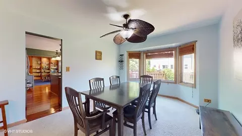 Dining - 545 Abbey Rd, Bartlett, IL 60103 photo 2 of 3