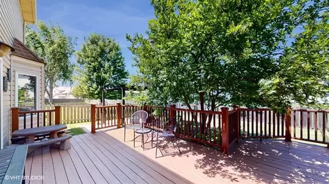 Exterior - 545 Abbey Rd, Bartlett, IL 60103 photo 2 of 3