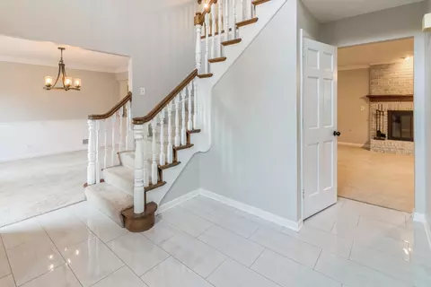 Entry Way - 3951 Bordeaux Dr, Hoffman Estates, IL 60192 photo 1 of 3