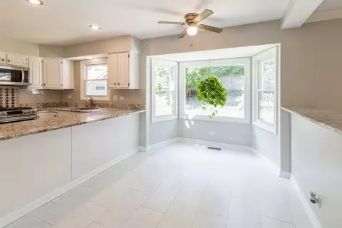 Living - 3951 Bordeaux Dr, Hoffman Estates, IL 60192 photo 1 of 6