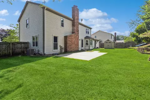 Exterior - 3951 Bordeaux Dr, Hoffman Estates, IL 60192 photo 2 of 3