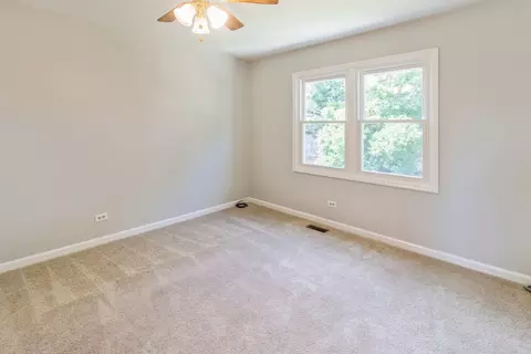 Bedroom - 3951 Bordeaux Dr, Hoffman Estates, IL 60192 photo 2 of 3