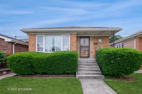 5604 S Meade Ave, Chicago, IL 60638