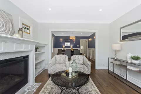 Living - 905 Lathrop Ave, Forest Park, IL 60130 photo 2 of 4