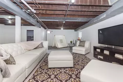 Living - 905 Lathrop Ave, Forest Park, IL 60130 photo 4 of 4