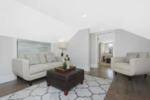 Living - 905 Lathrop Ave, Forest Park, IL 60130 photo 3 of 4