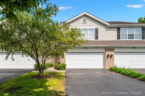 2349 Stoughton Cir, Aurora, IL 60502