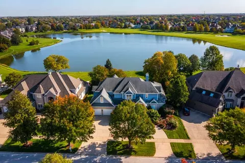 3643 White Eagle Dr, Naperville, IL 60564