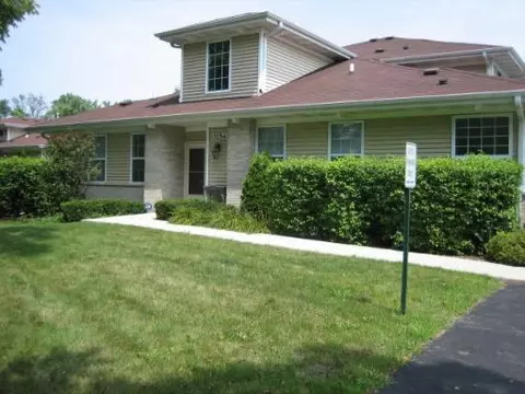 1254 Walnut Glen Dr, Crystal Lake, IL 60014